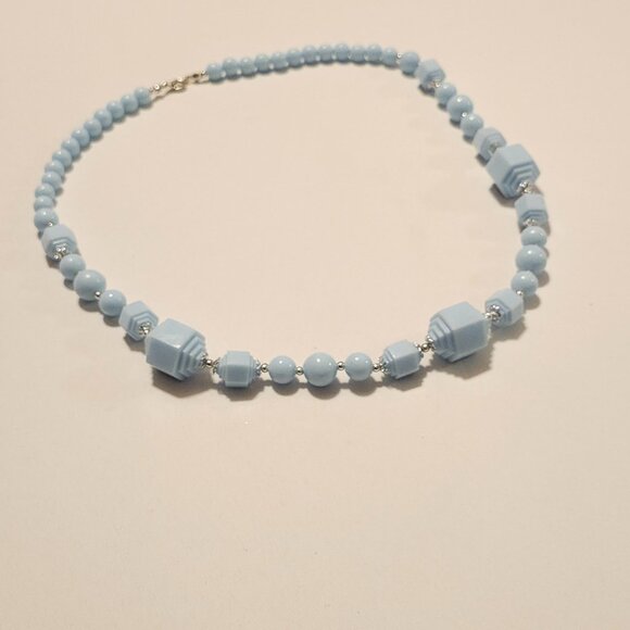 FASCINATING Powder Blue Geometric Plastic Bead Necklace VINTAGE 60s - Picture 6 of 8